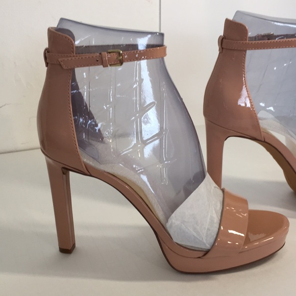 VINCE CAMUTO SHOES - Picture 3 of 5